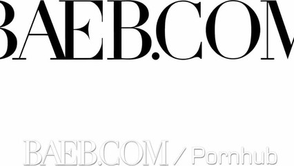 Стройная девчонка с маленькими сисечками сосет парню в джакузи